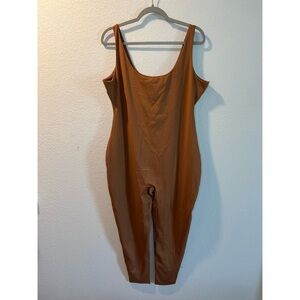 Women’s new Skims caramel All in one scoop neck sleeveless jumpsuit size 4X